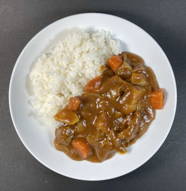 かぞくのためのカレールウ。 甘口をお皿に盛り付ける